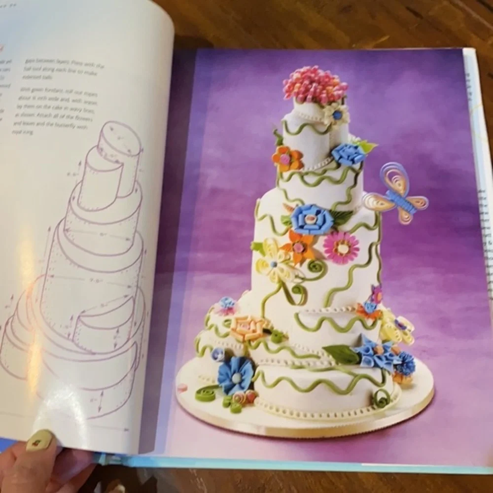 Cakes to Dream On: A Master Class in Decorating book‎ cake cookbook